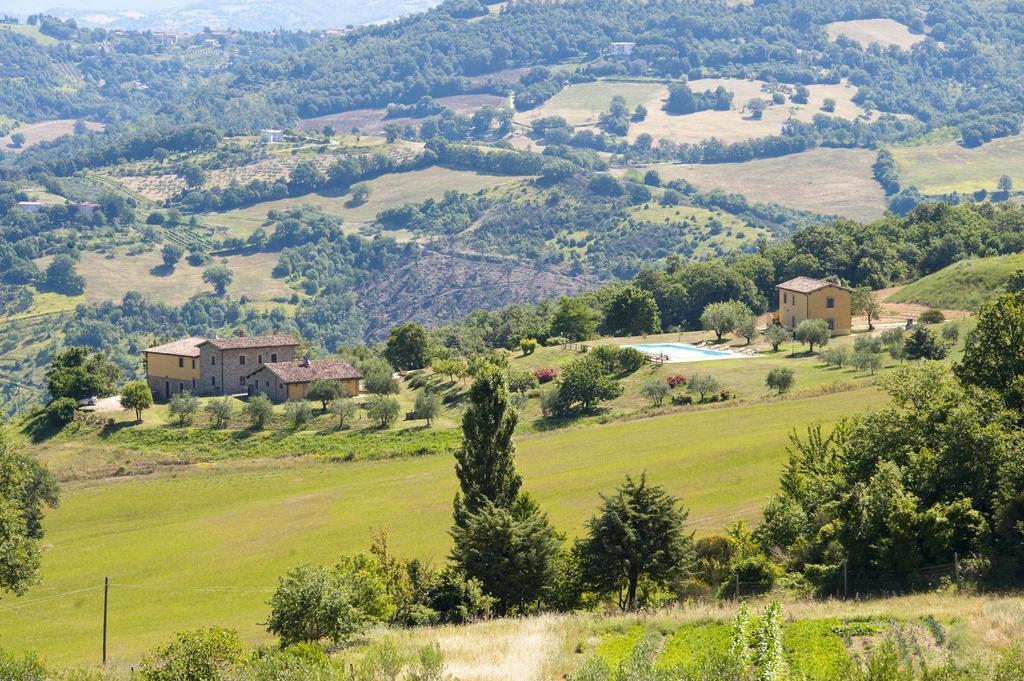Agriturismo Tenuta Di Biscina מראה חיצוני תמונה