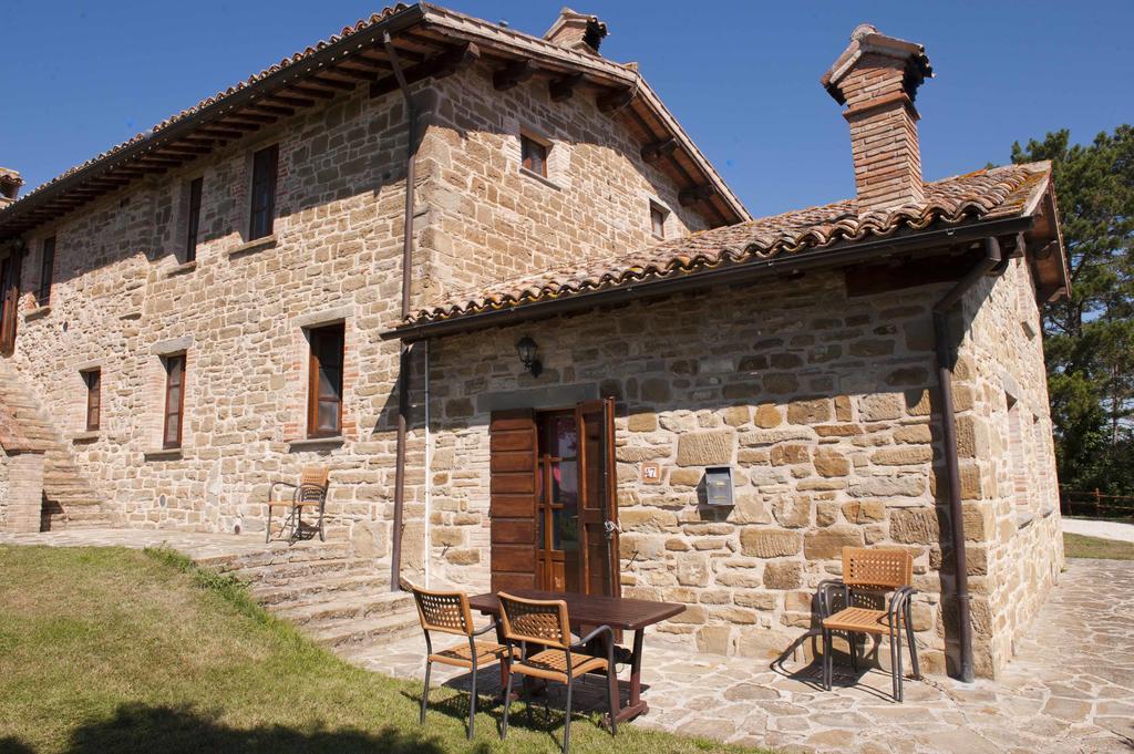 Agriturismo Tenuta Di Biscina מראה חיצוני תמונה