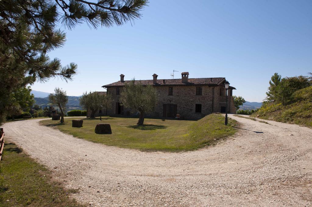Agriturismo Tenuta Di Biscina מראה חיצוני תמונה