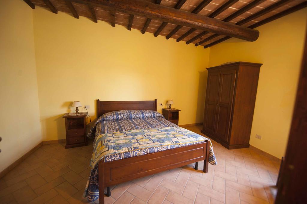 Agriturismo Tenuta Di Biscina מראה חיצוני תמונה