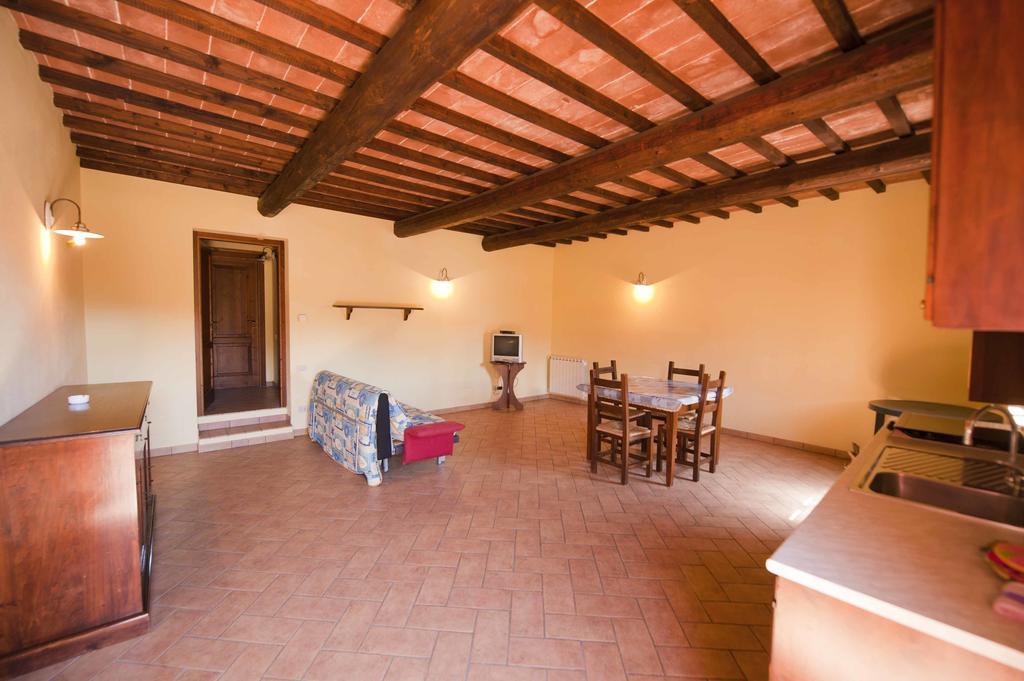 Agriturismo Tenuta Di Biscina מראה חיצוני תמונה