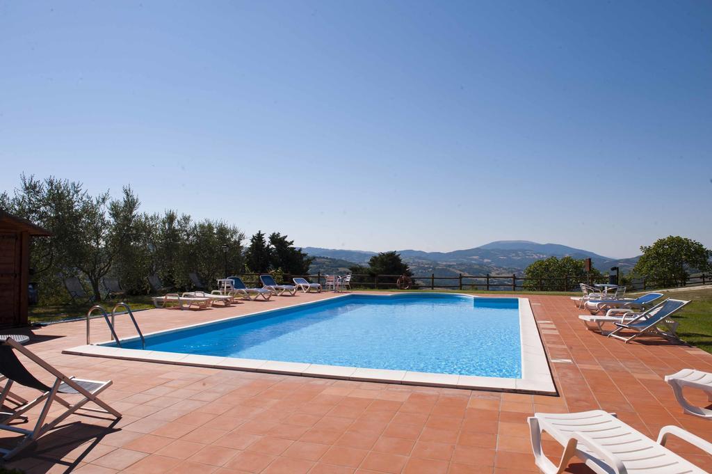 Agriturismo Tenuta Di Biscina מראה חיצוני תמונה
