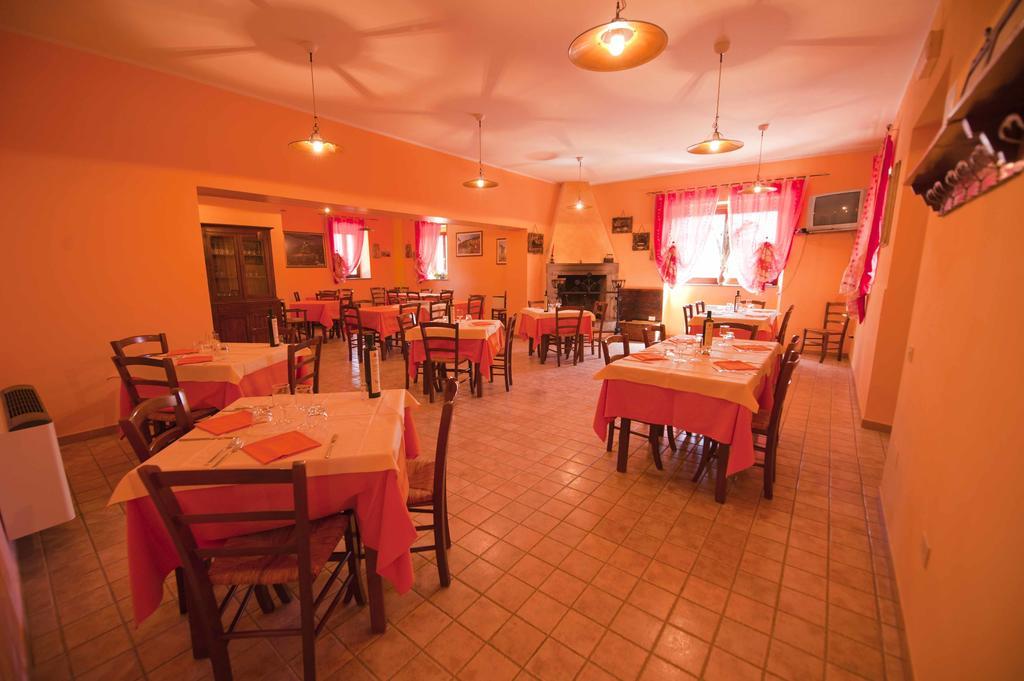 Agriturismo Tenuta Di Biscina מראה חיצוני תמונה