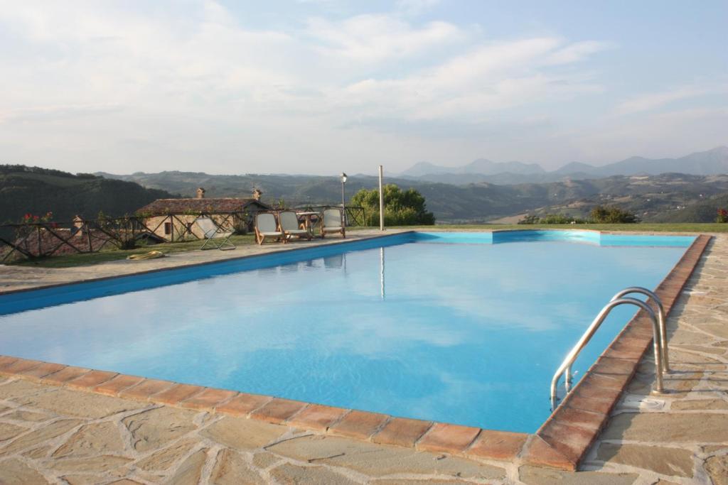 Agriturismo Tenuta Di Biscina מראה חיצוני תמונה