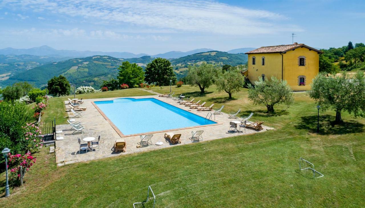 Agriturismo Tenuta Di Biscina מראה חיצוני תמונה