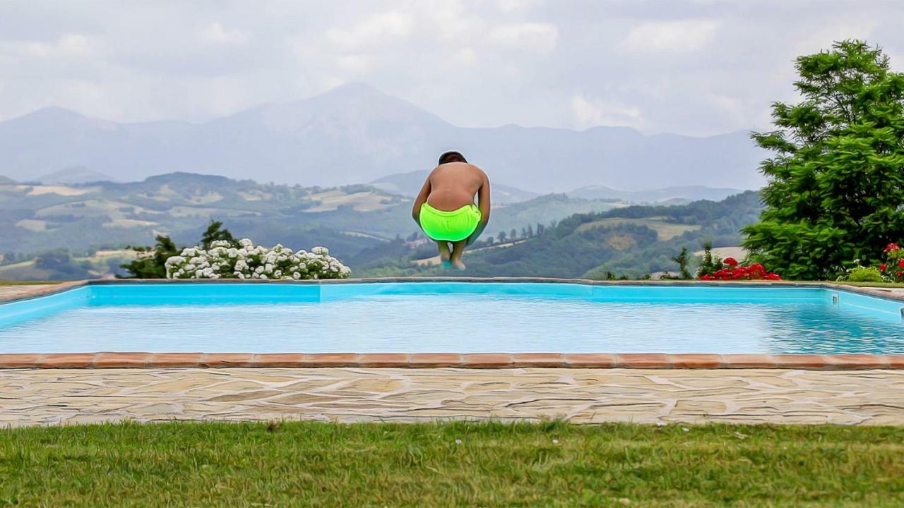 Agriturismo Tenuta Di Biscina מראה חיצוני תמונה