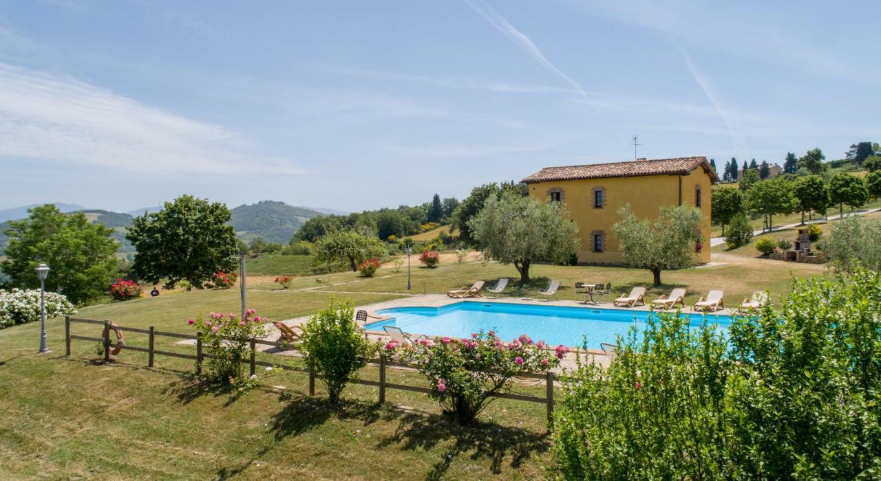 Agriturismo Tenuta Di Biscina מראה חיצוני תמונה